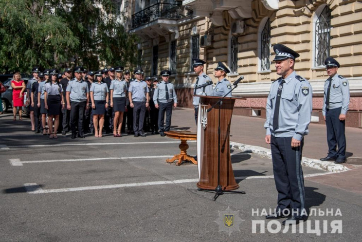 В Одессе ряды полиции пополнили 29 молод…