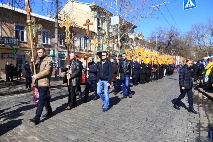 Хресна хода московських попів заблокувал…