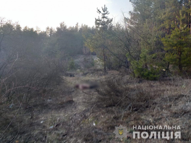 На Харьковщине в лесу нашли убитого воен…