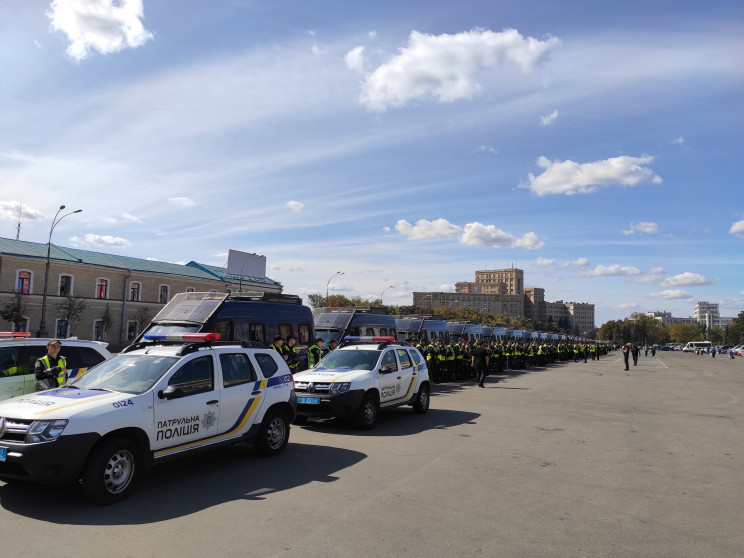 Тисячі поліцейських і десятки автозаків:…