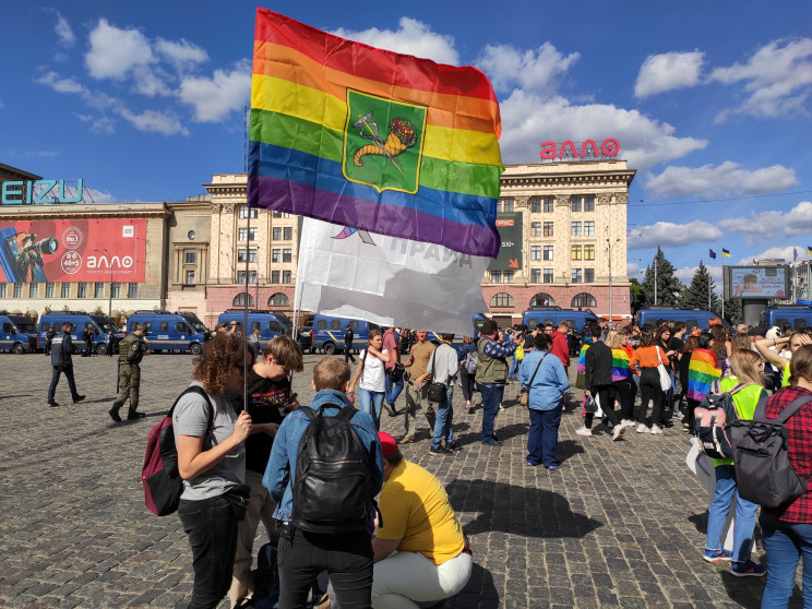 В Харькове участников "Pride" забросали…