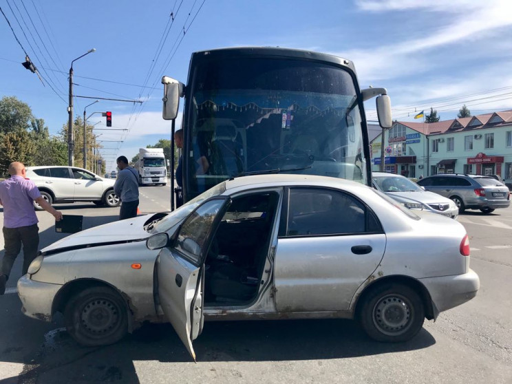 У Полтаві на вулиці Маршала Бірюзова авт…