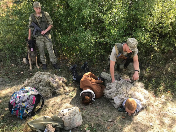 На Закарпатье задержали нелегалов в маск…