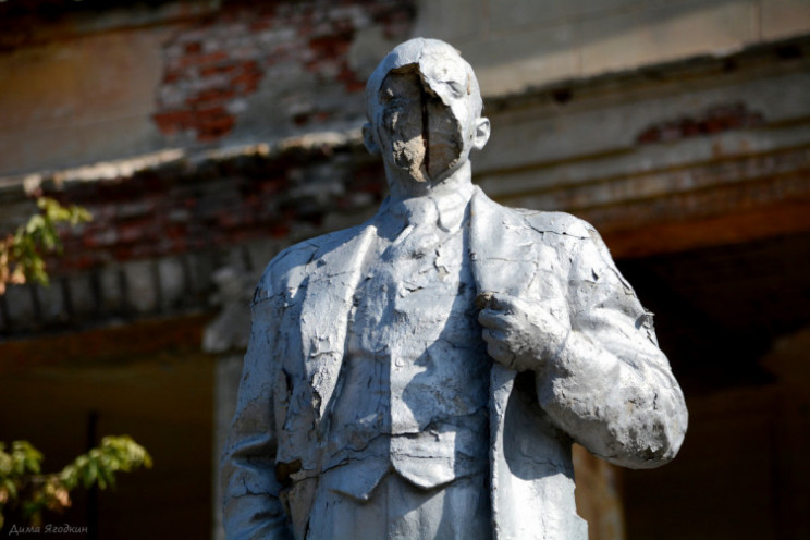 У Донецьку статую Леніна, що втратила об…