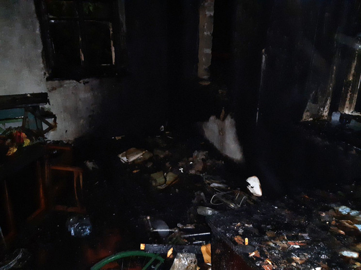 На Полтавщине горел жилой дом, пострадал…