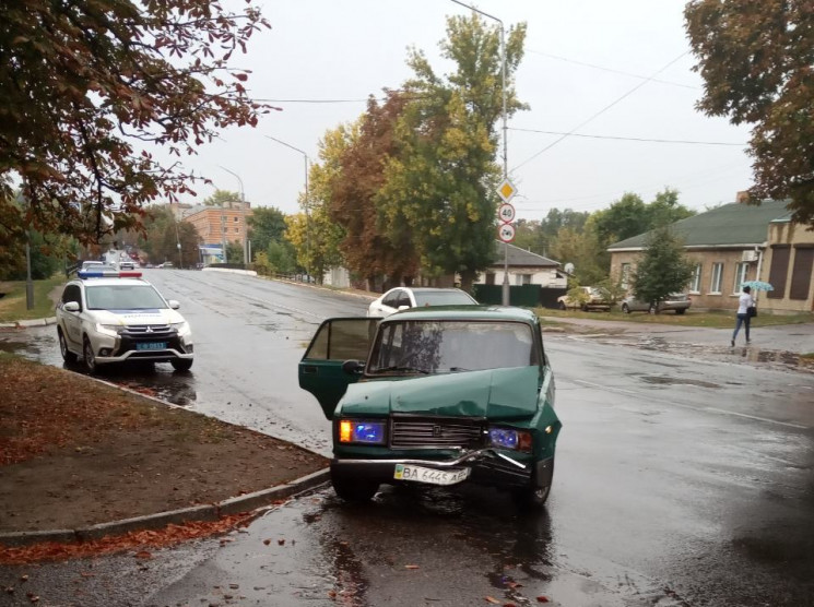 На Кропивниччині учасник ДТП покинув авт…