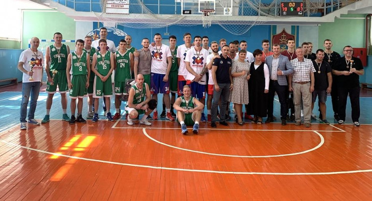У Вінниці баскетболісти влаштували пам'я…