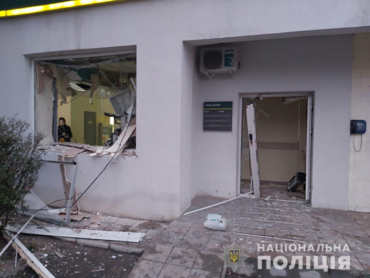 В Харькове взорвали банкомат, который бы…