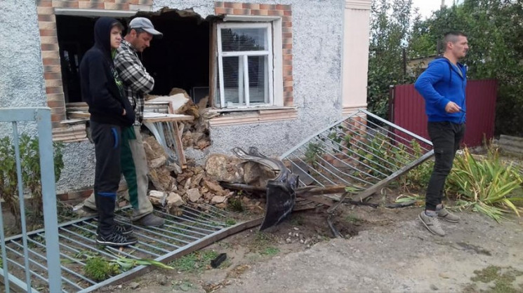 На Николаевщине машина проломила стену ж…