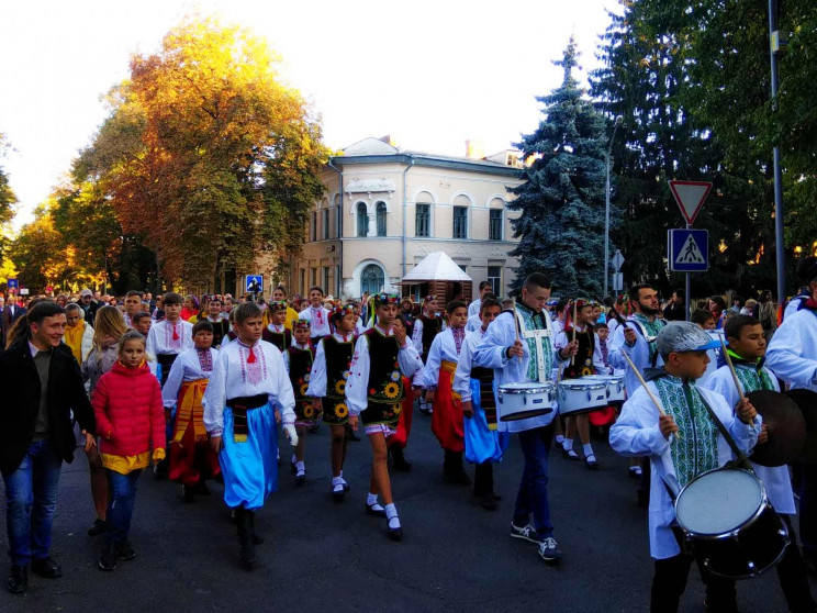 Патриотическое фаер-шоу и танцевальный ф…