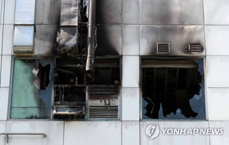В Южной Корее горел дом престарелых: Ест…