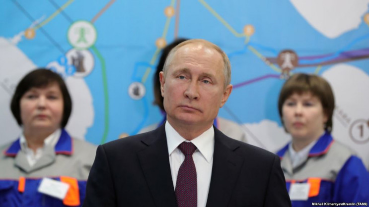 Путин приперся в оккупированный Крым…