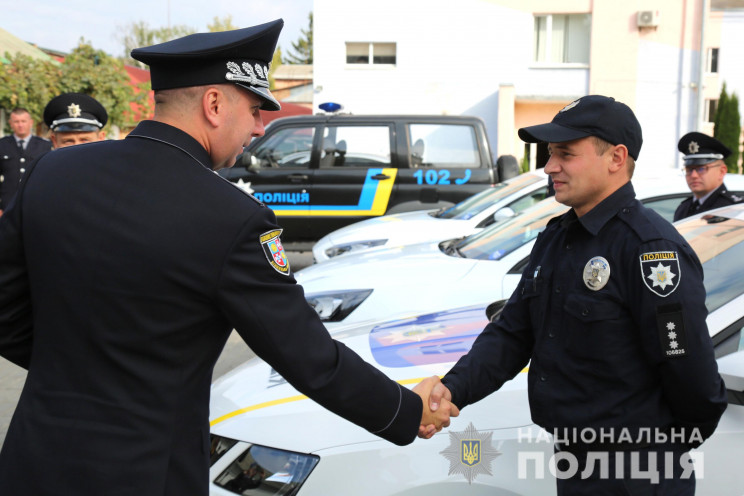 Поліцейським Вінниччини купили сім автом…