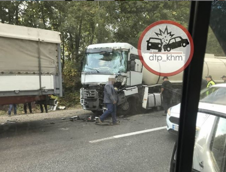 На Хмельниччині поляк на вантажівці "дог…