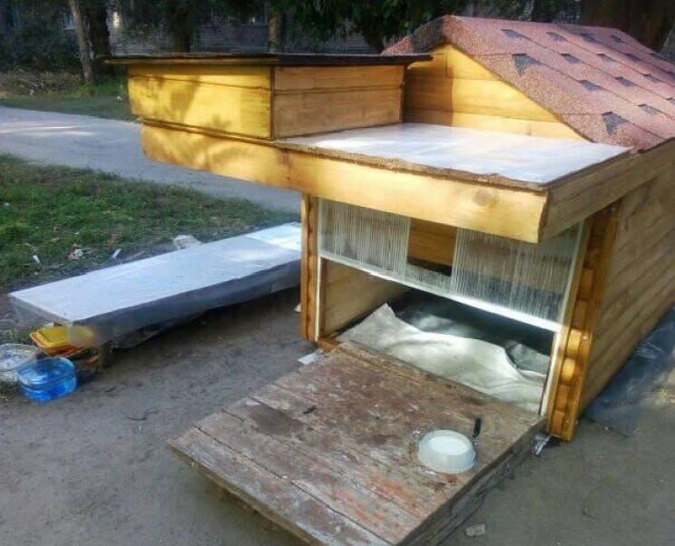 Запорожец построил двухэтажку для бездом…