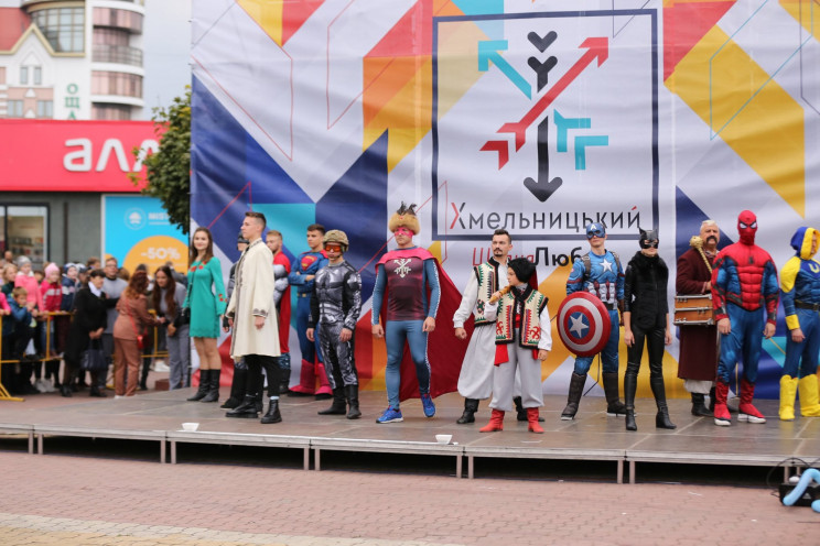 "Супергеройський" День міста: У Хмельниц…