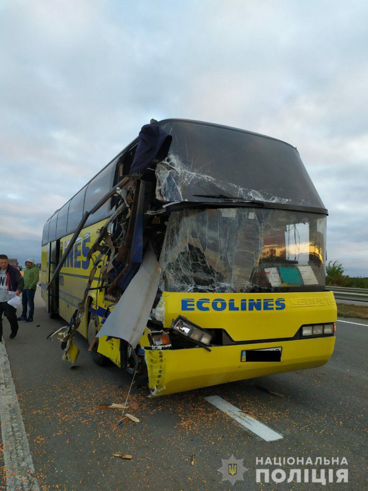 Загинула людина: На Миколаївщині автобус…