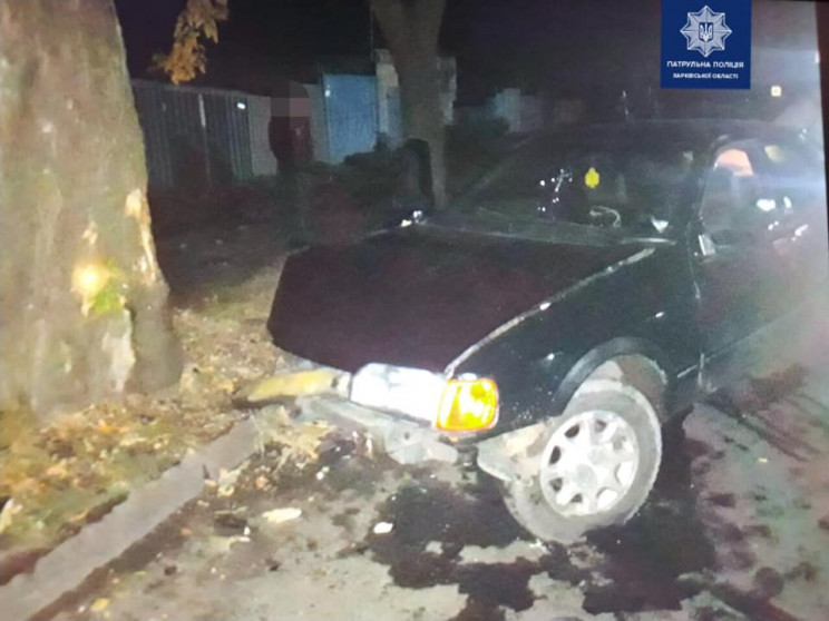 В Харькове пьяный водитель без прав разб…