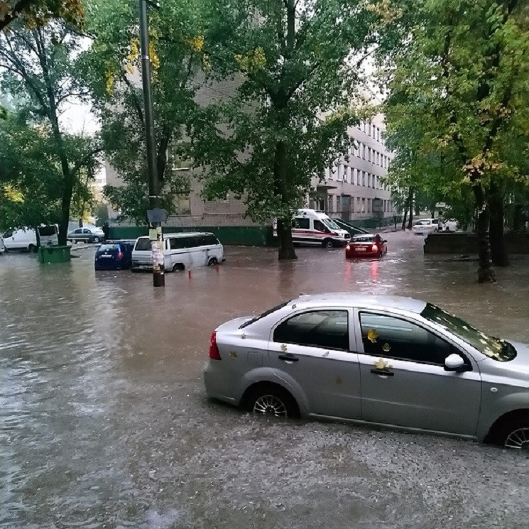 Як у Дніпрі плавали цілі мікрорайони піс…