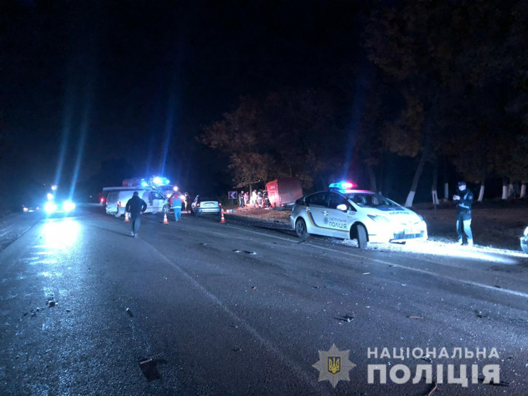 Під Одесою вантажівка зіткнулася з легко…