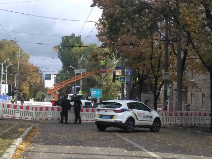 В Днепре полиция заблокировала все подхо…