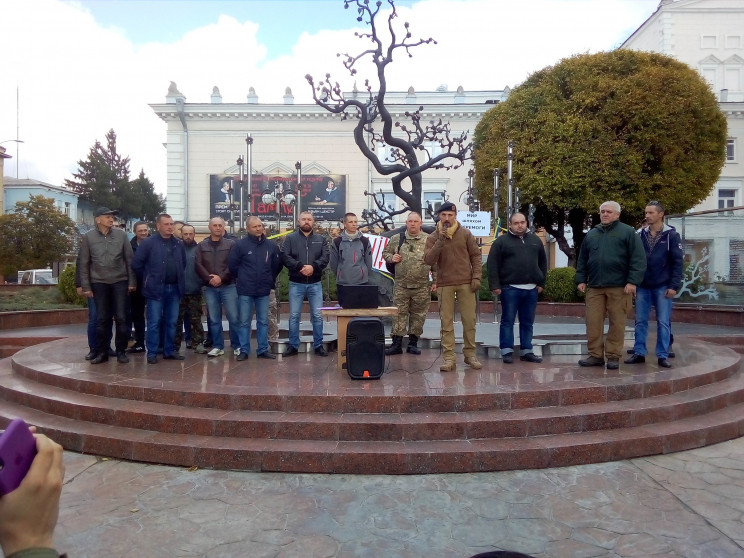 В центре Винницы люди собрались сказать:…