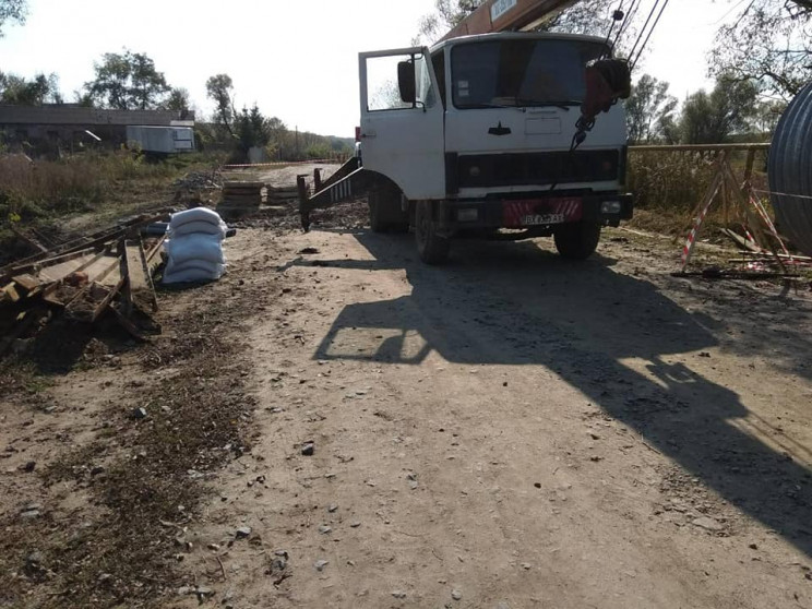 Шляховики активно ремонтують міст на Дер…