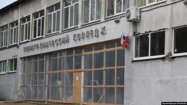 Одній жертві трагедії в Керченському кол…