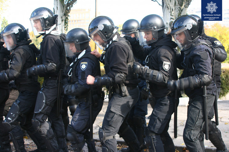 Полицейские в Днепре тренируются на случ…