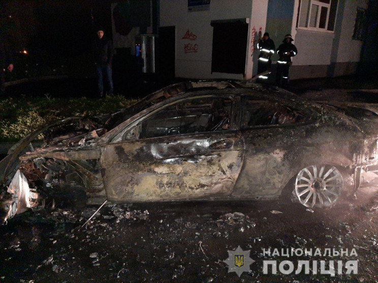 В Харькове сожгли Mercedes, принадлежащи…
