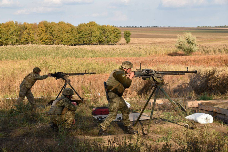 Доба в ООС: 17 ворожих обстрілів, шість…