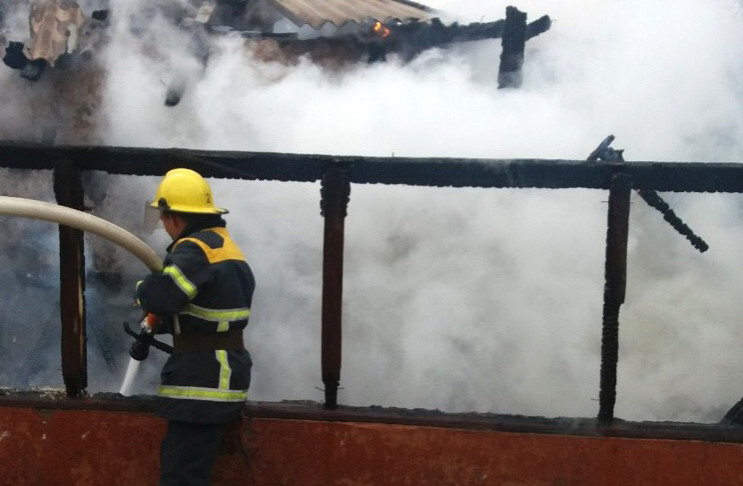 На Полтавщині пожежа зруйнувала нежитлов…