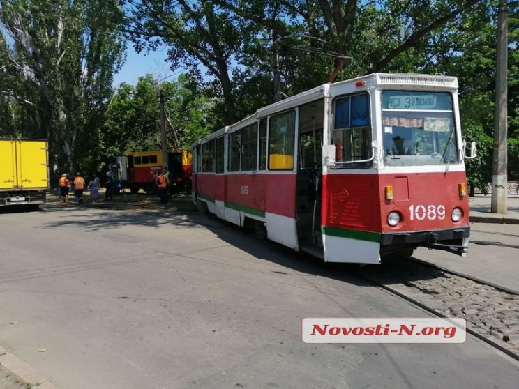У Миколаєві трамвай переїхав людину: Чол…