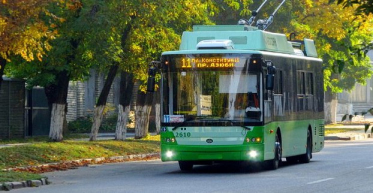 В Харькове троллейбус №11 изменил маршру…