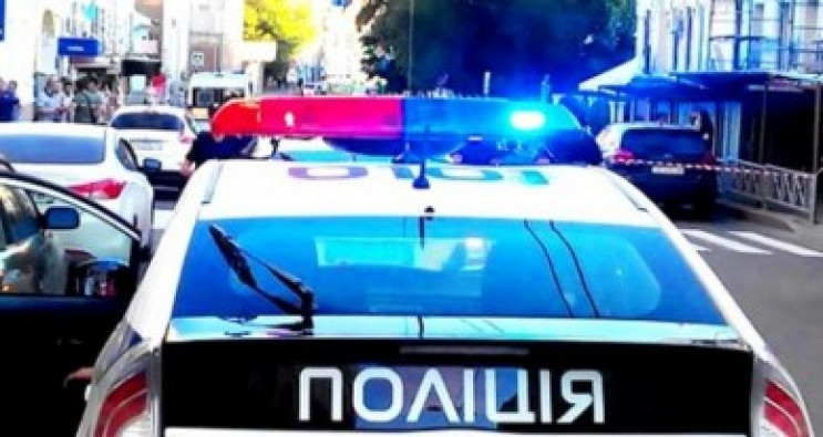 На Тернопільщині невідомі в масках погра…