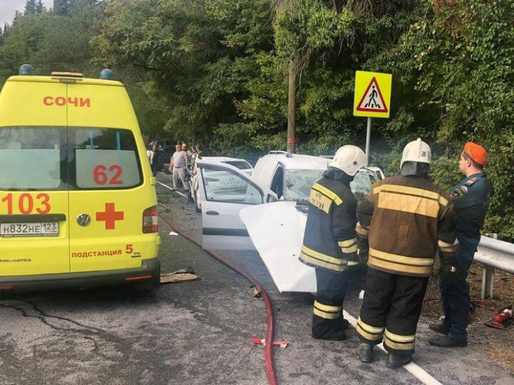 В Сочі сталася потрійна ДТП, є жертви…