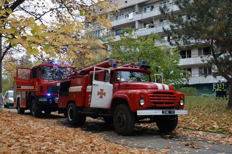 В Днепре из-за пожара эвакуировали неско…