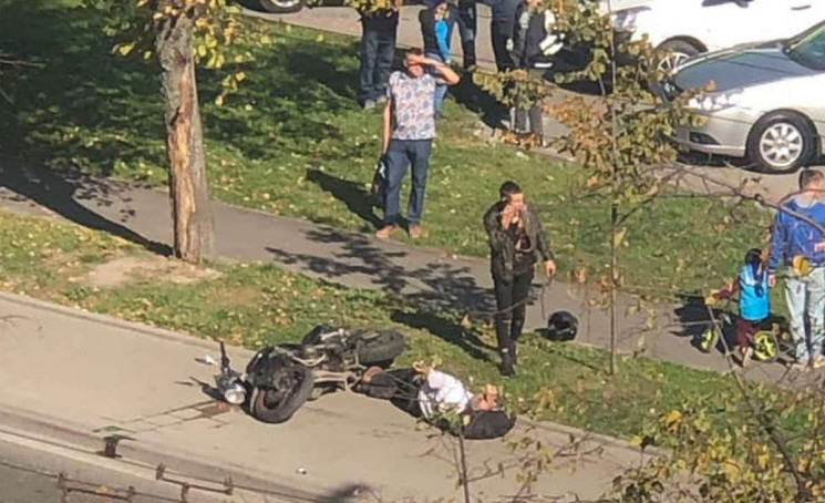 У центрі Львова автомобіль збив мотоцикл…