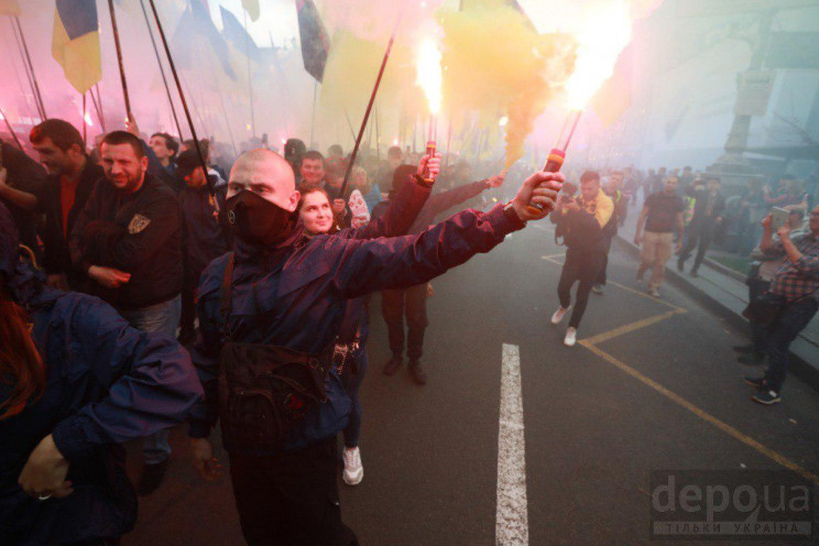 В Киеве на Майдане началось вече…