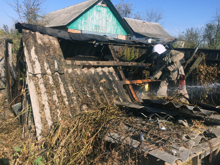 На Полтавщині пожежа знищила господарськ…