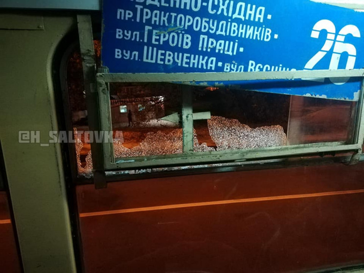 У Харкові обстріляли трамвай: Пошкоджені…