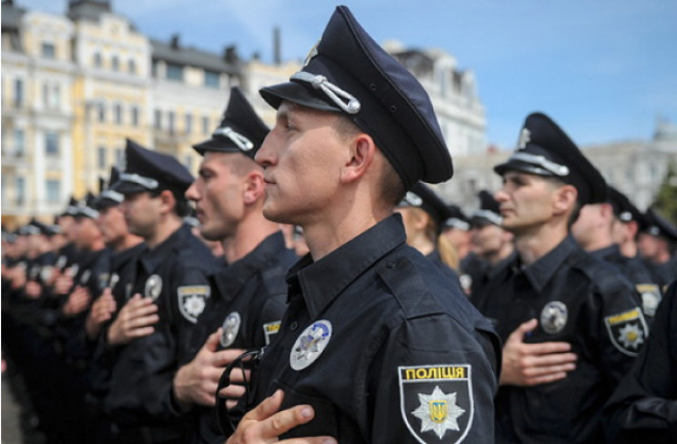 Патрульна поліція Львівщини шукає праців…