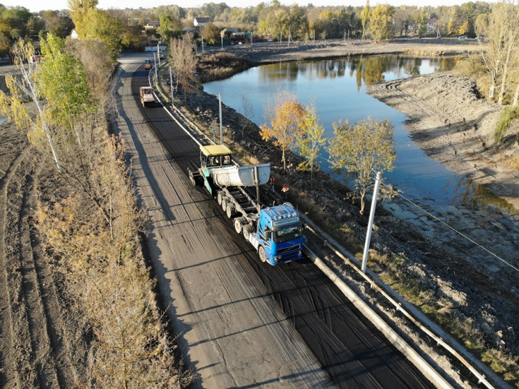 У Вінницькому районі ремонтують дорогу н…