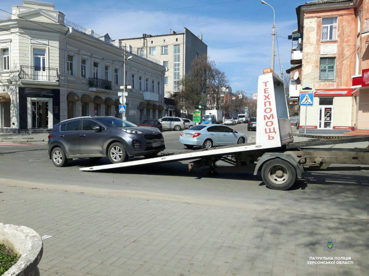 У Херсоні неправильно припарковані автів…