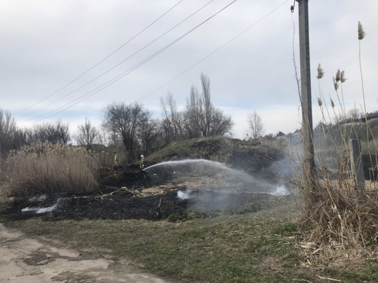 На Запоріжжі сталася потужна пожежа в ба…