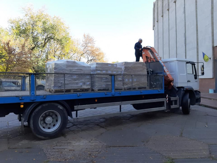 До музею АТО Дніпра привезли сім тонн па…