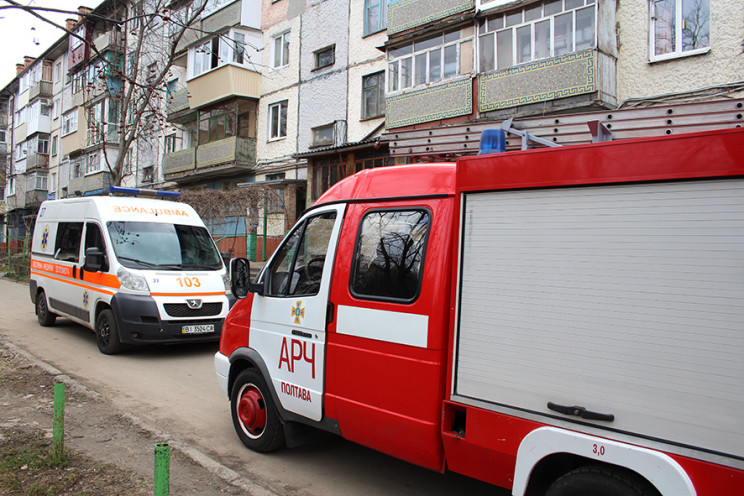 У Полтаві бійці ДСНС врятували чоловіка,…