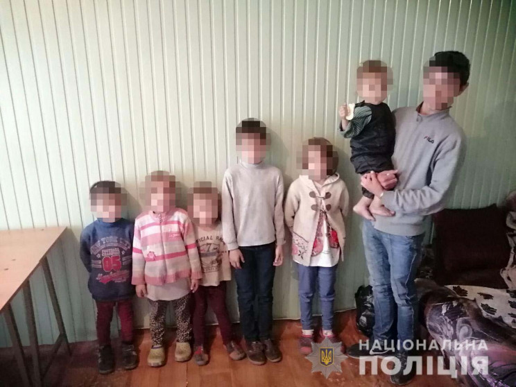 С улицы в Одессе забрали семерых детей:…