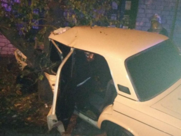На Полтавщині автівка врізалась у дерево…