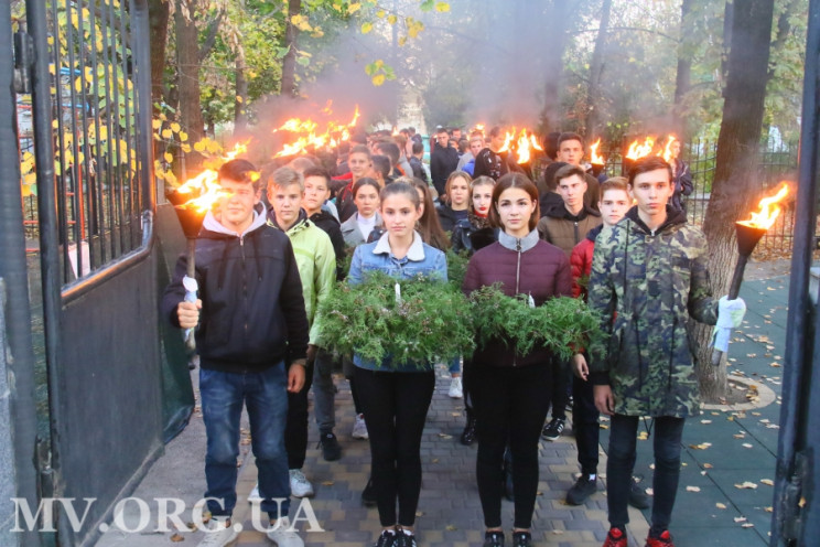 Мелітопольці пройшли центром міста із па…